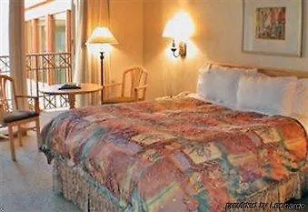 Rundle Manor Apartment Hotel Banff