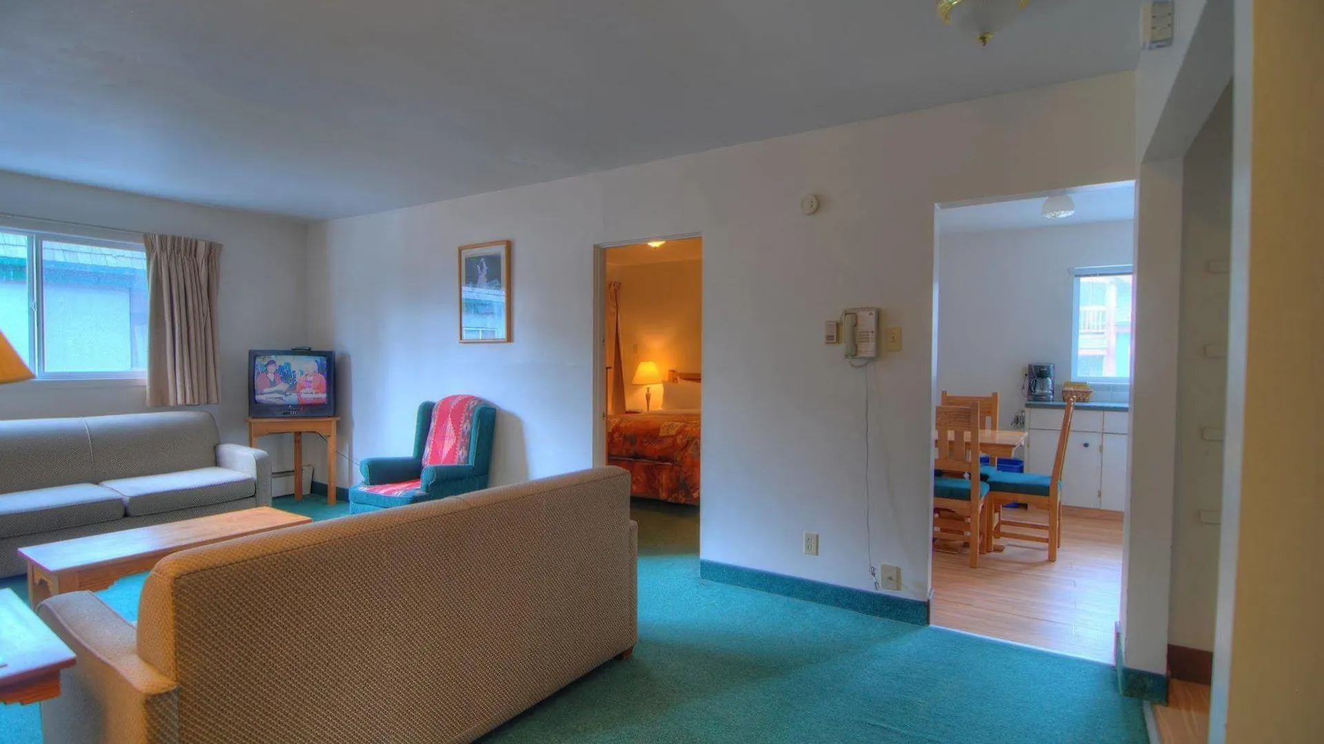 **  Rundle Manor Apartment Hotel Banff Canada